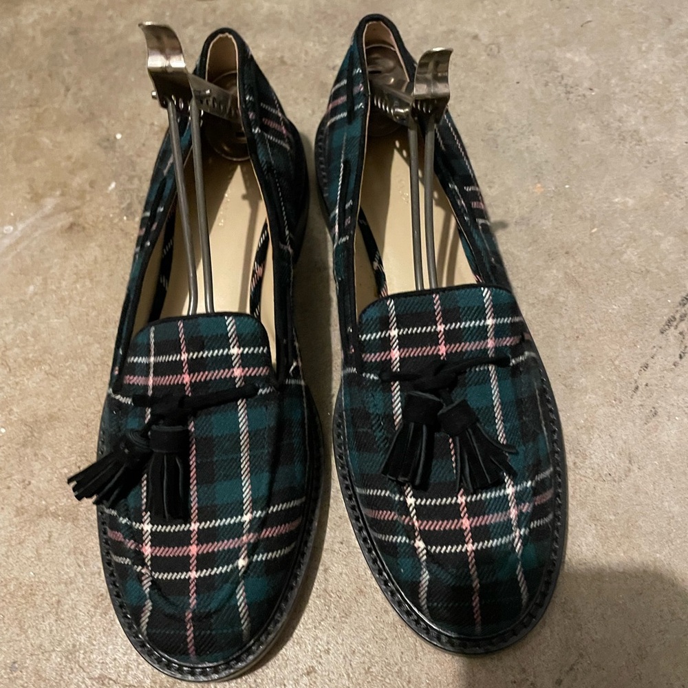 Ann Taylor Green Plaid Tassel Loafers